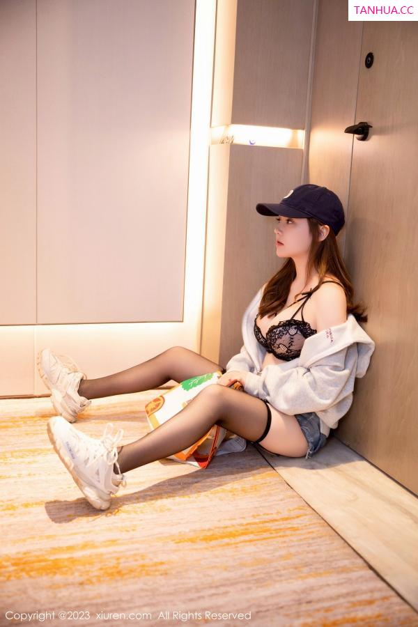 豆瓣酱  [XiuRen]高清写真图 2023.01.18 No.6155 豆瓣酱 外卖员第19张图片